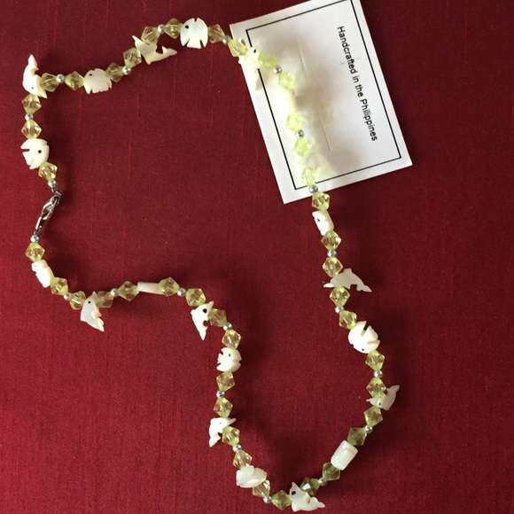 Handcrafted Shell Necklace - Picture 2 of 4